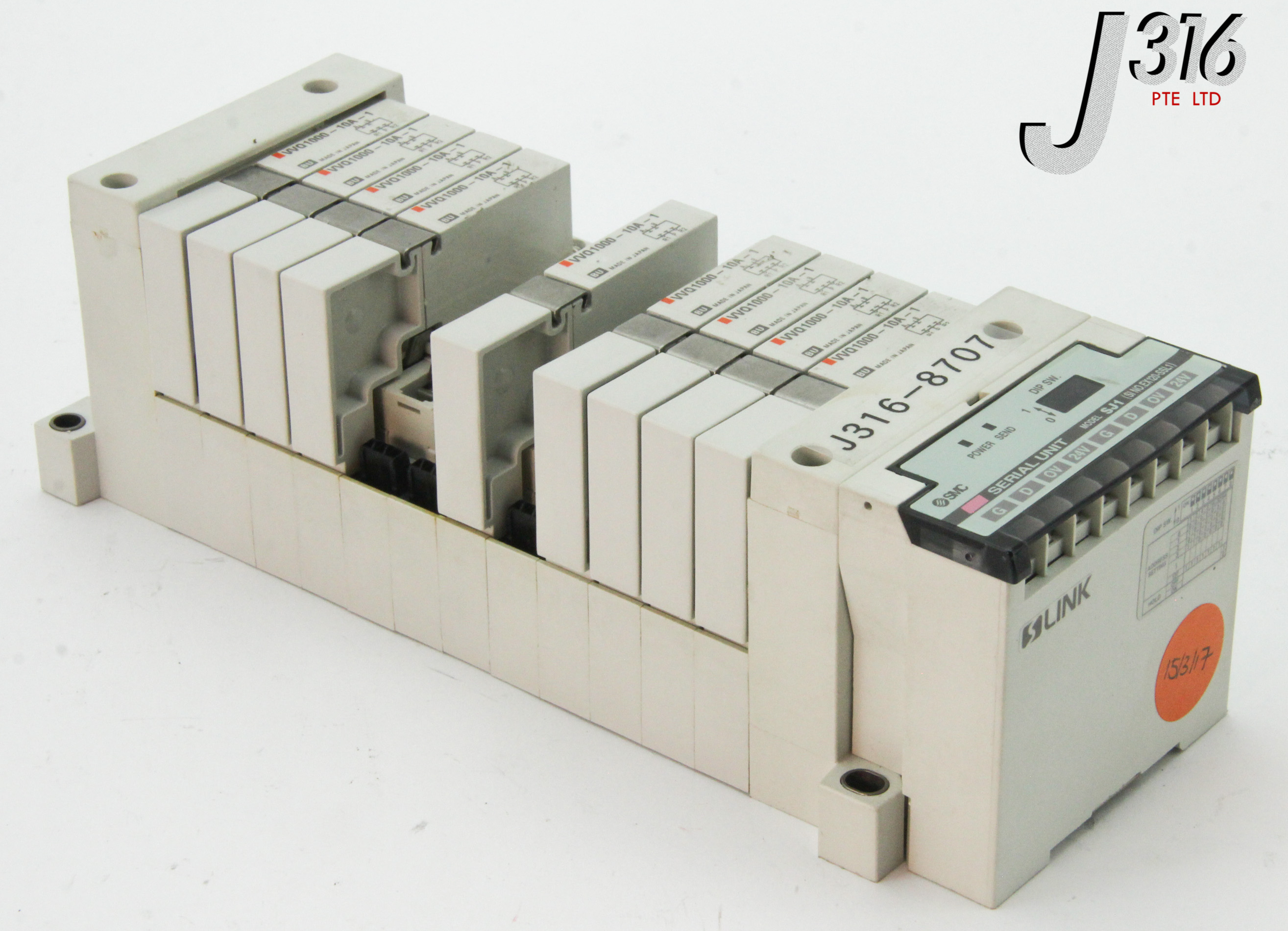 8707 SMC 12-SLOT SOLENOID PNEU MANF SJ1 W/ 9X VVQ1000-10A-1 EX120